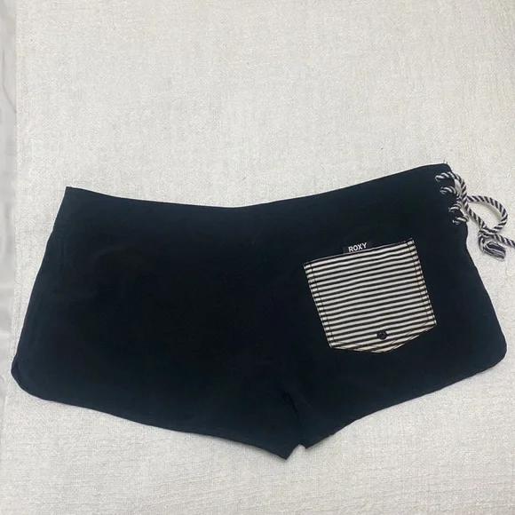 Roxy boardshorts - Picture 2 of 2